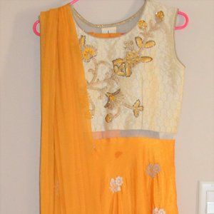 *** NEW LOVELY  YELLOW SILK BLEND SALWAR KAMEEZ  M ***
